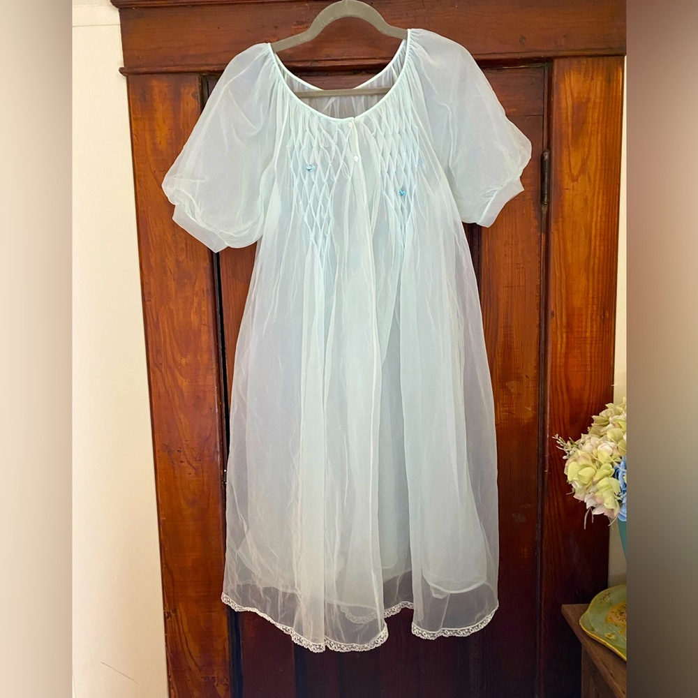 Charmode vintage chiffon robe size small